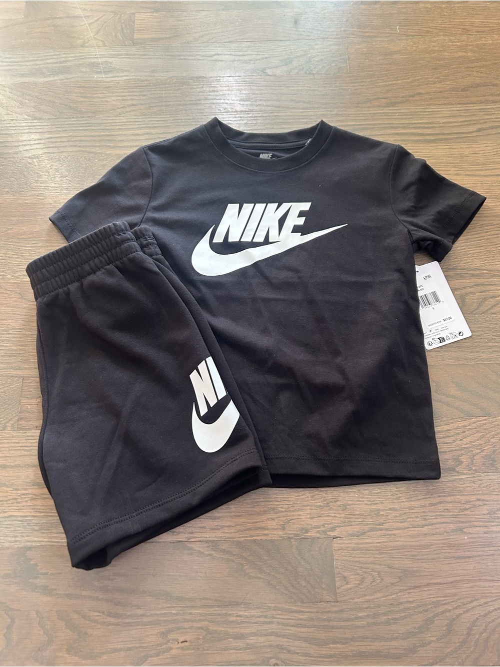 NWT Nike Boys Set size 5